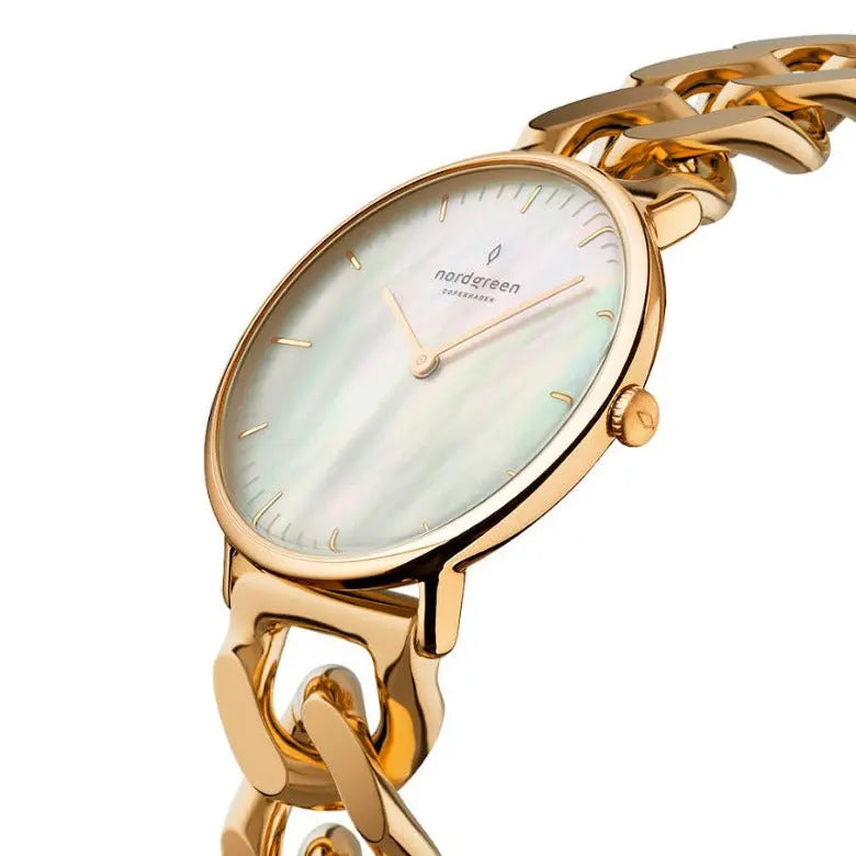 Native Mother of Pearl Dial with Gold Chain Watch Strap fra Nordgreen
