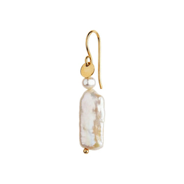 Long Baroque Pearl Peach Sorbet Ørering - Forgyldt fra Stine A Jewelry