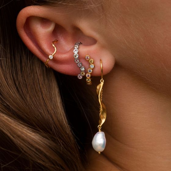 Long Twisted Ørering w. Baroque Pearl - Forgyldt
