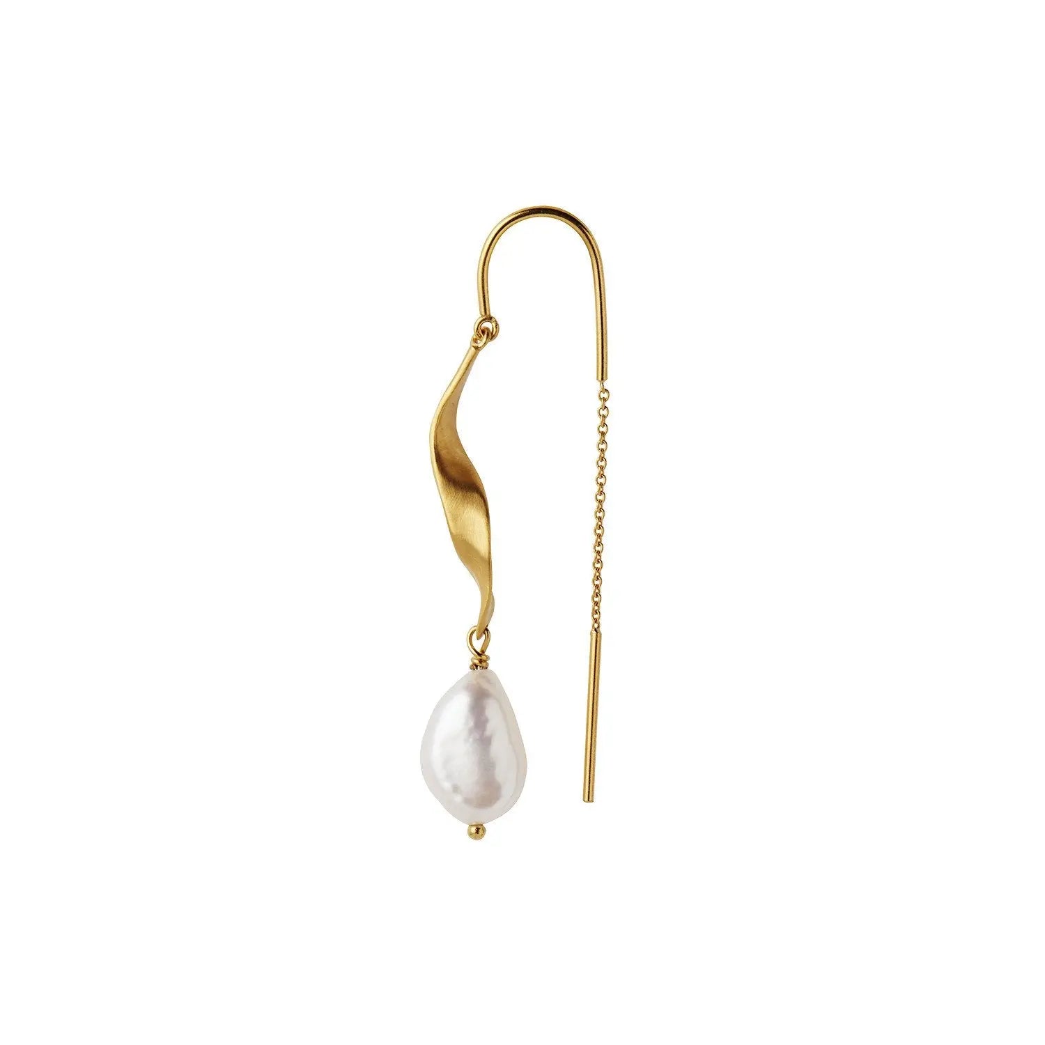 Long Twisted ørering w/baroque pearl - Forgyldt fra Stine A Jewelry