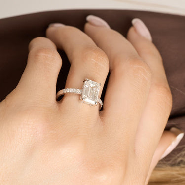 Solitaire ring emerald cut - 2.92  ct. - 14 kt.  Hvidguld