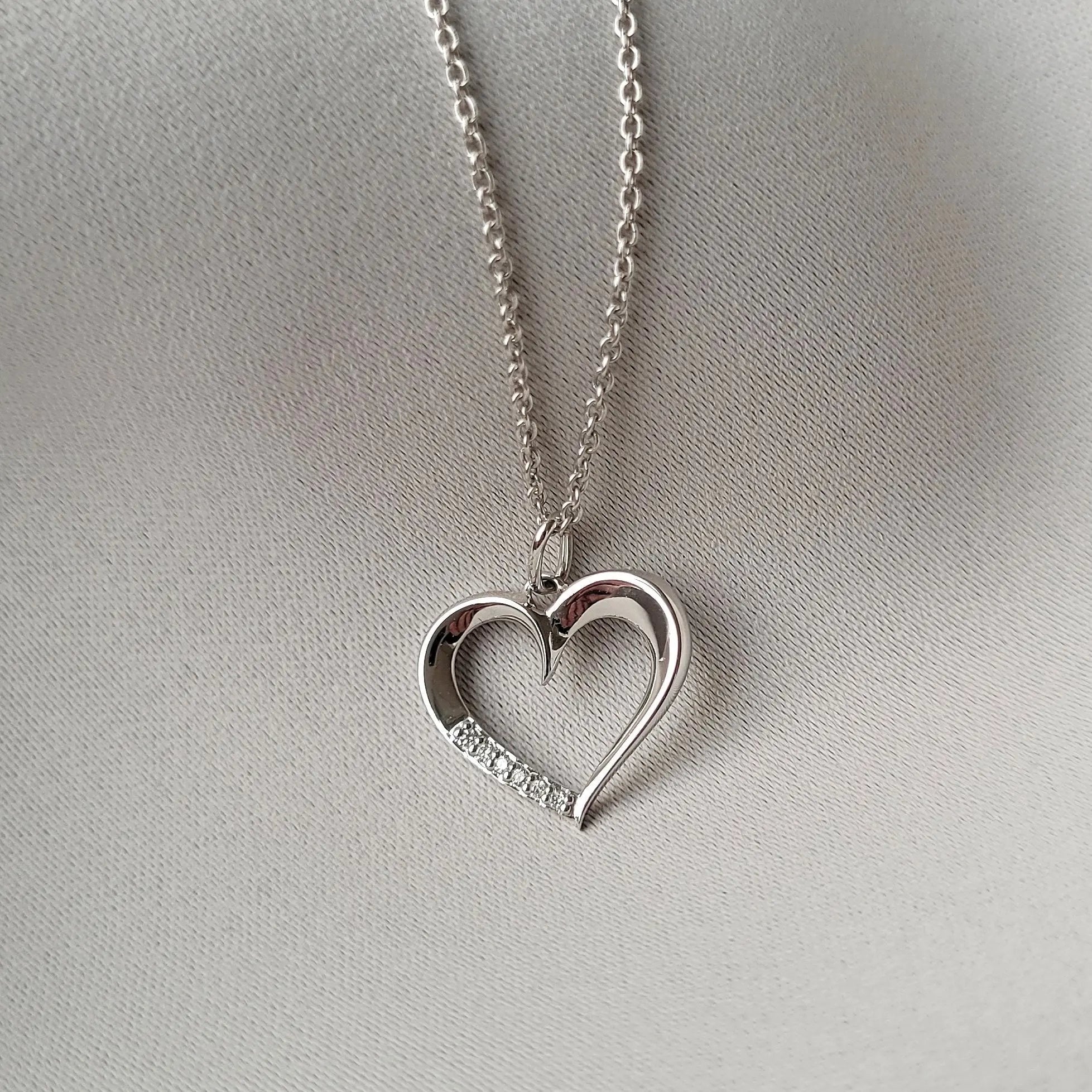 Hjerte  0,03 H-W/SI 14 kt.m/ sølvkæde fra Scrouples Jewellery