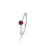Poetry Solitaire Garnet Ring - Sølv fra Mads Z Silver Label