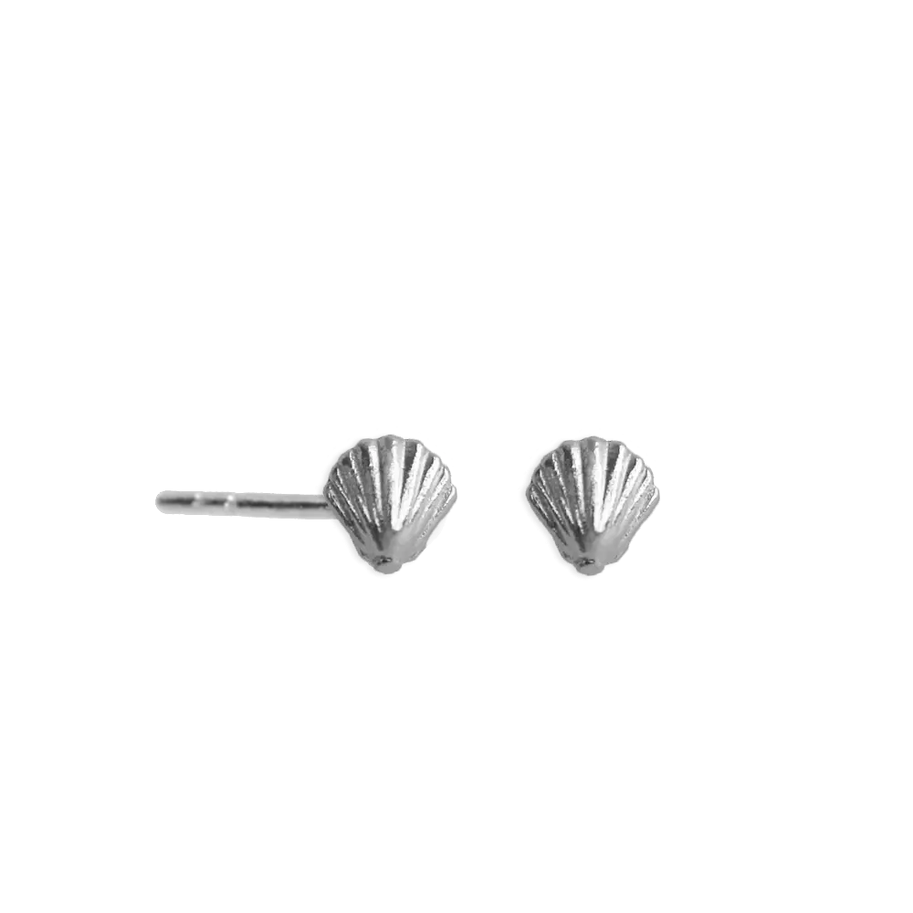 Petite Shell ørestik - Sølv fra Lush Lush Jewelry