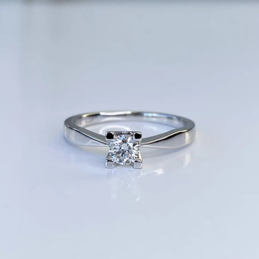 Kleopatra Ring m. 0,50 ct. H-W/SI - 14 kt. Hvidguld fra Scrouples Kleopatra