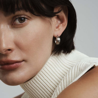 Edge Ribbed Small Silver Hoops - Stål