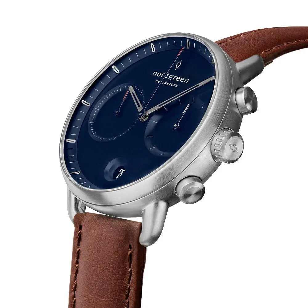 Pioneer // 42mm // Silver // Leather // Brown // Navy fra Nordgreen