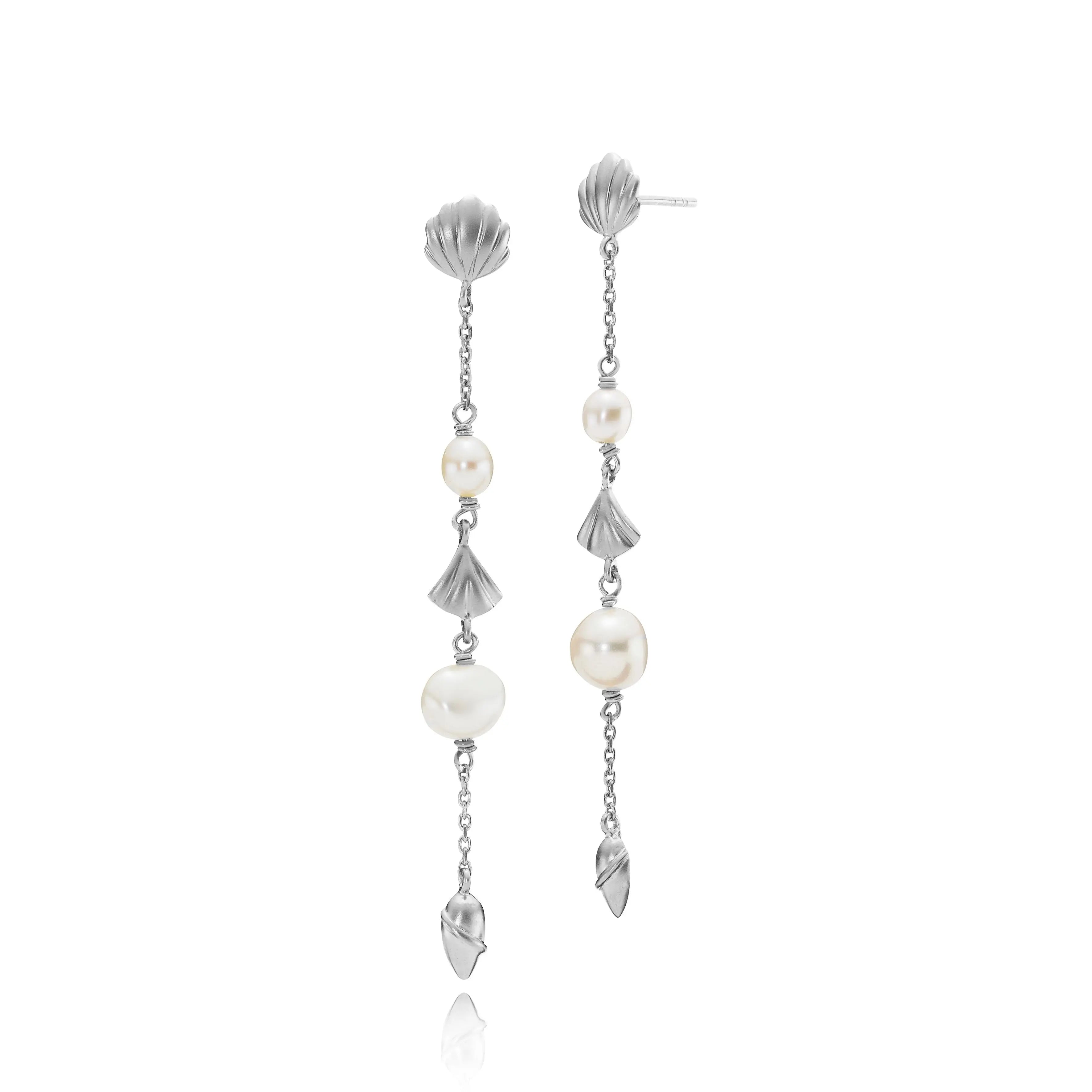 Isabella øreringe med ferskvandsperle - Mat sølv fra Izabel Camille