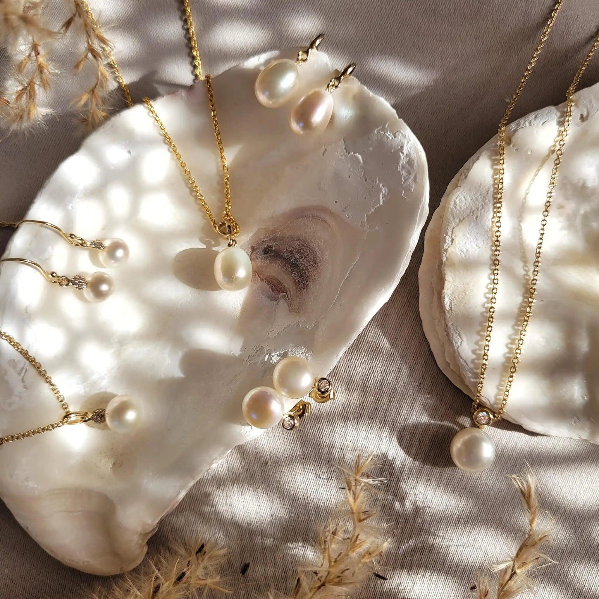 Pearl halskæde - 8 kt. Guld fra Gold Essentials by Plaza