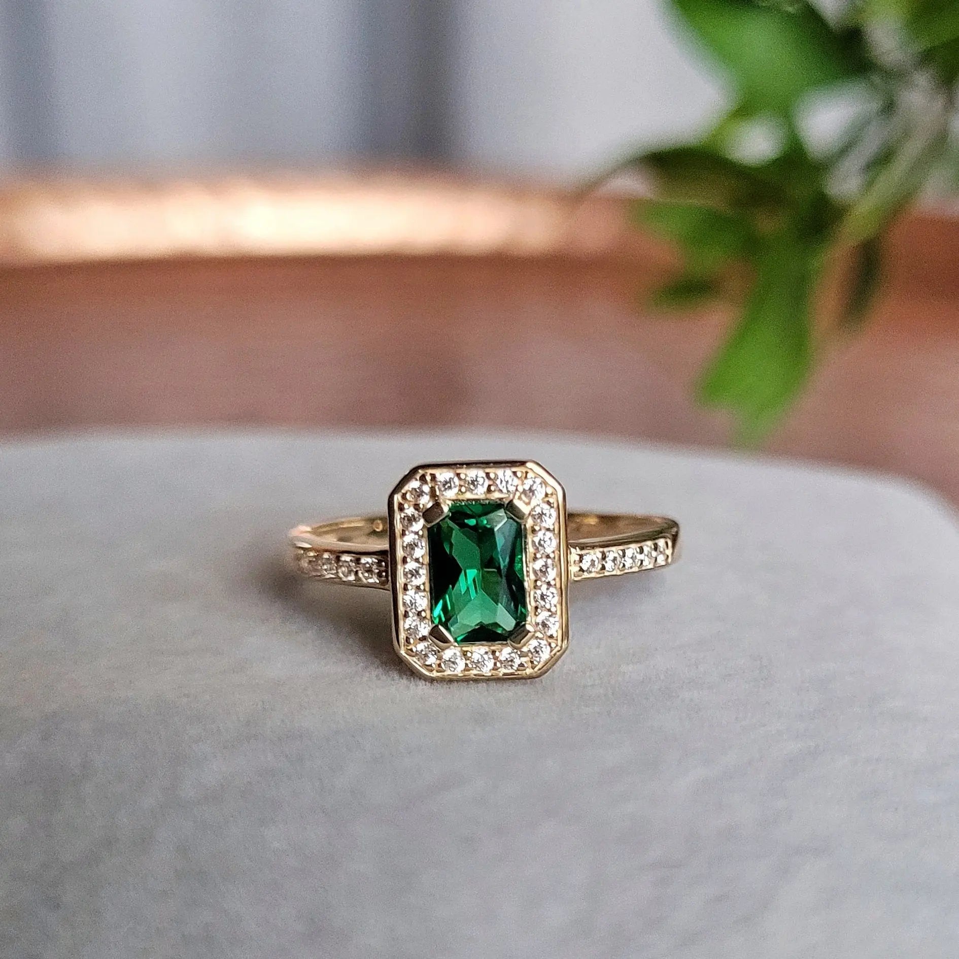 Green Princess Ring - 8 kt. Guld fra Gold Essentials by Plaza