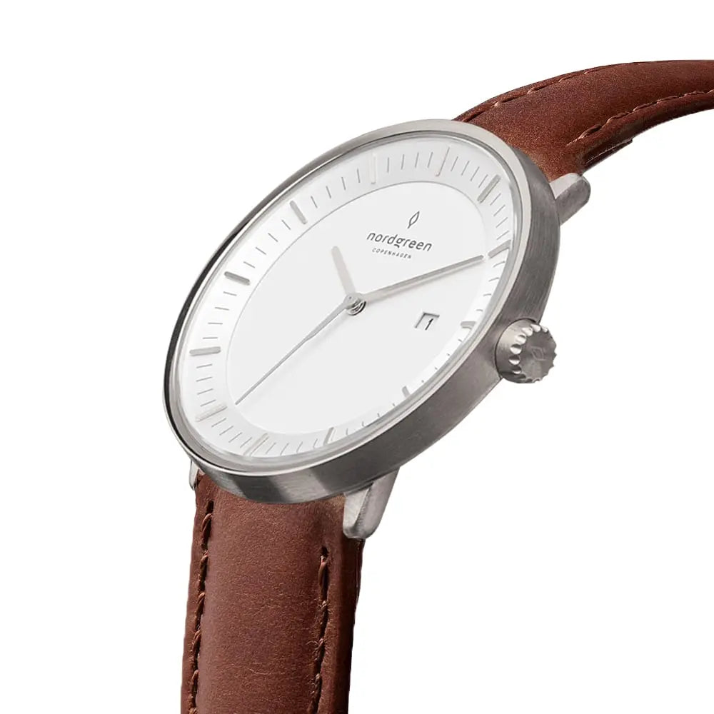Philosopher // 36mm // Silver // Brown Leather // White Dial fra Nordgreen