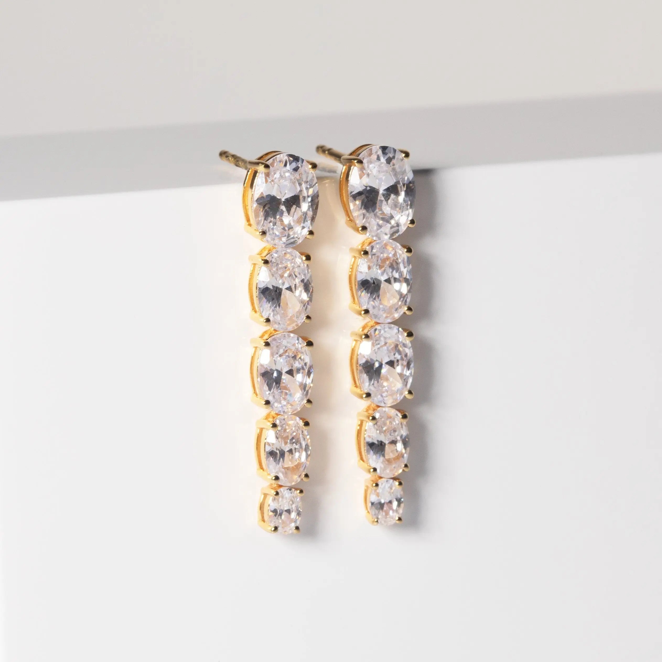 ELLISSE LUNGO CINQUE EARRINGS fra Sif Jakobs Jewellery